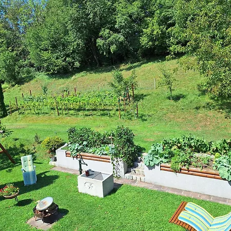Am Weinbrunnen B&B 포르히도르프